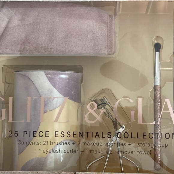 Glitz & Glam Cosmetics 26pc Essential Collection, Sparkle bronze & pink handles. - Picture 5 of 5